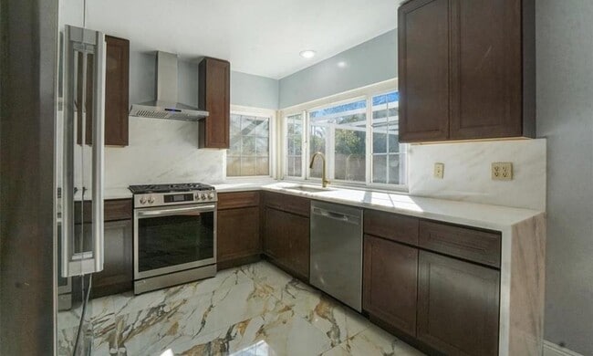 Building Photo - 24121 El Tiradore Cir