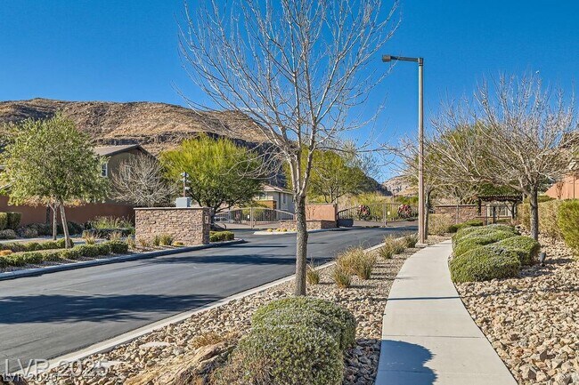 Building Photo - 5873 Skyfall Ct