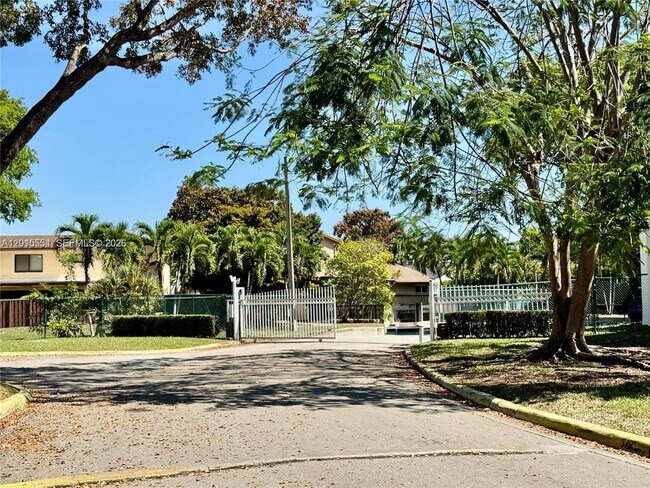 Building Photo - 3610 SW 114th Ave