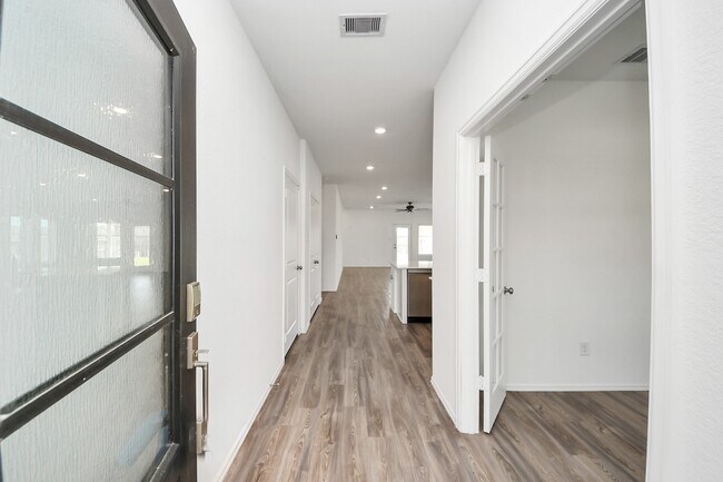 Building Photo - 7319 Bridal Ranch Dr