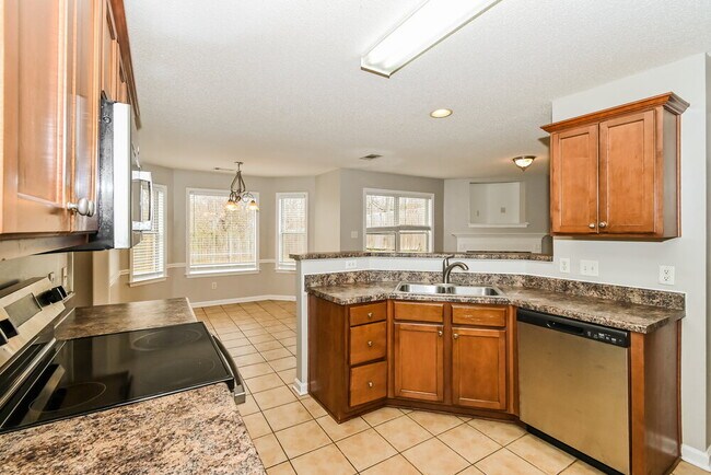 Building Photo - 105 Whispering Creek Dr