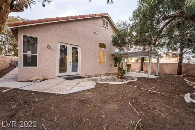 Building Photo - 8043 Shadowvale Dr