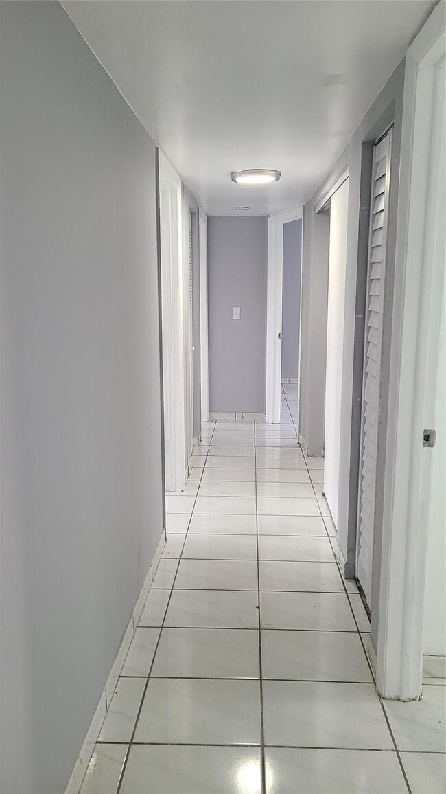 Building Photo - 2800 NW 56th Ave