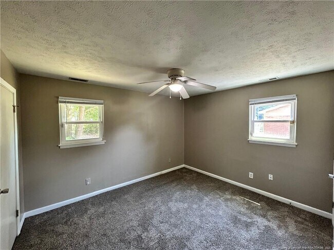 Building Photo - 6539 Amanda Cir
