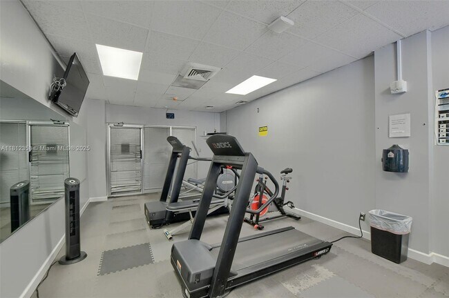 Building Photo - 2851 S Ocean Blvd
