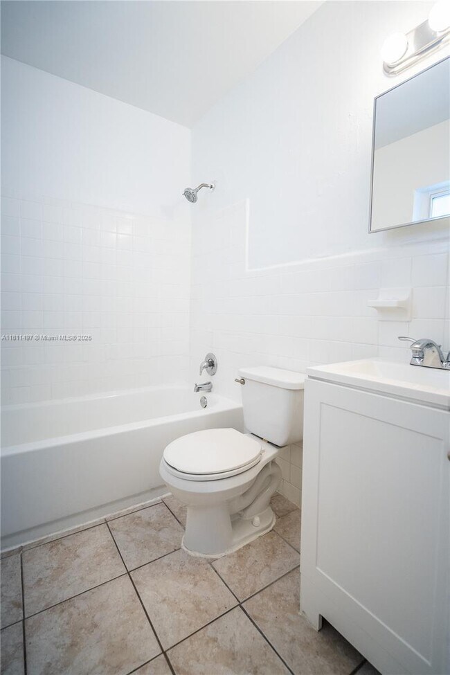 Building Photo - 6650 Miller Dr