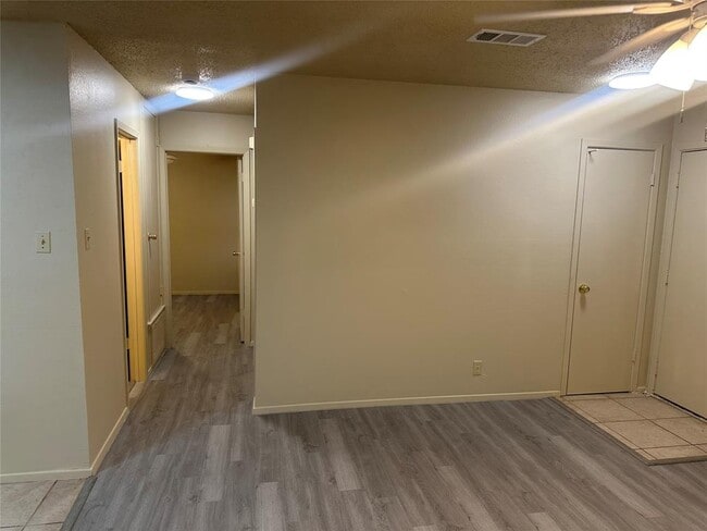 Building Photo - 2602 S Bagdad Rd