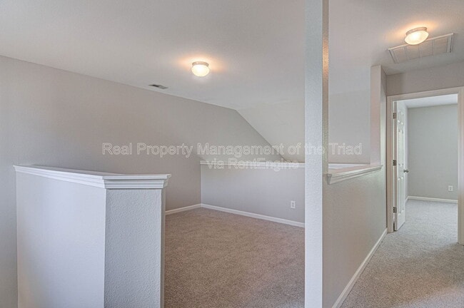 Building Photo - 5972 Hollow Wood Ct