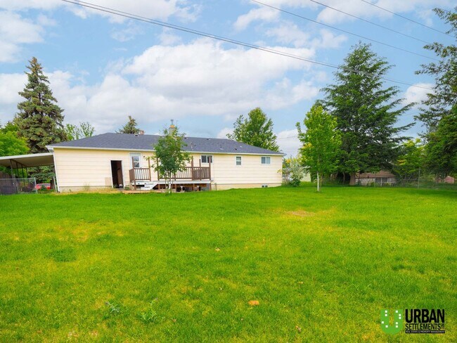 Building Photo - 3 Bedrooms | 1 Bathroom | 2,168 Sq. Ft. | Attached Garage | Large Yard
