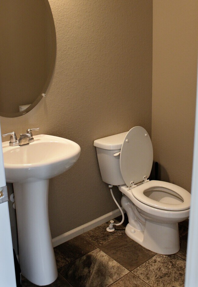 Building Photo - 415 3rd St