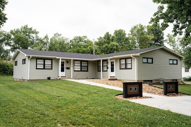 Building Photo - 2510 Braemore Rd