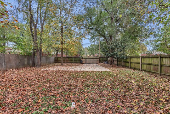 Building Photo - Total remodeled East Nashville Beauty!