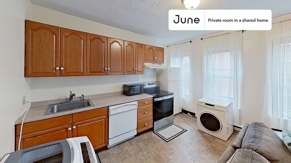 Building Photo - Room in Shared 3 bed/1 bath home in South End