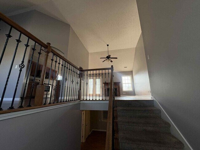 Building Photo - Welcome to Chinook Haven – Your Spacious Retreat Near Fort Campbell!
