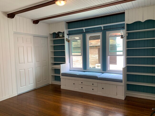 Building Photo - 4222 S Bronson Ave