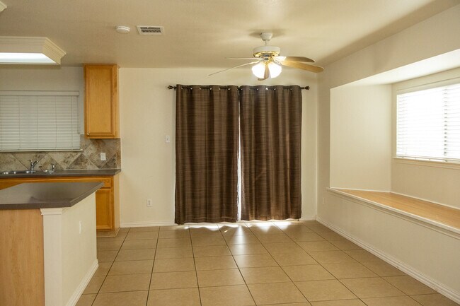 Building Photo - 1613 Apollo Cir