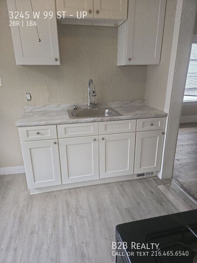 Building Photo - 3245 W 99th St