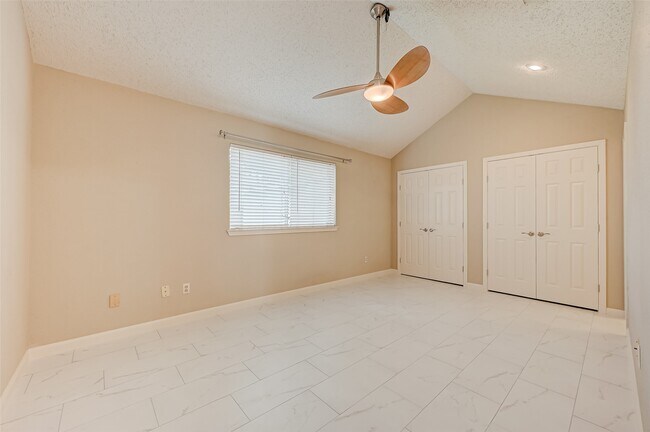 Building Photo - 22814 Stratford House Ln