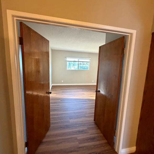 Building Photo - 17632 Los Alimos St