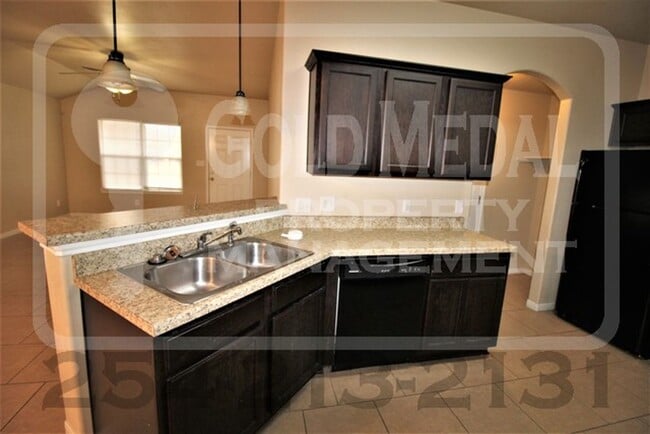 Building Photo - 4505 Cambridge Dr