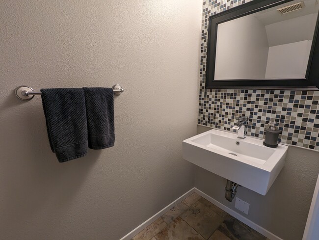 Building Photo - 3617 Caminito Carmel Landing