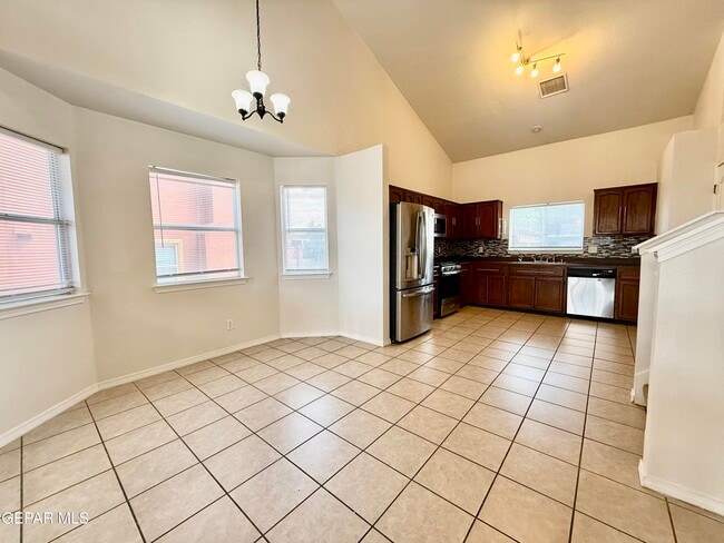 Building Photo - 12720 Tierra Mina Dr