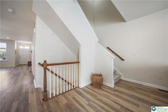 Building Photo - 358 Redclover Ln