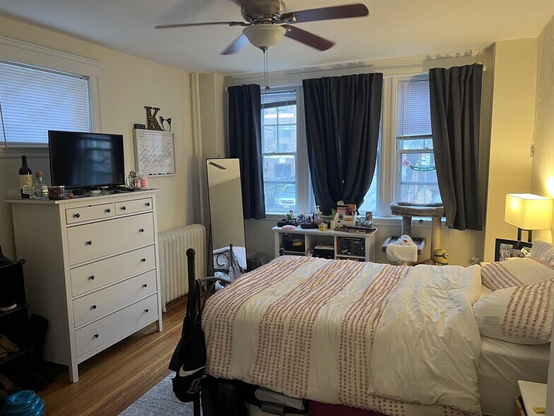 Building Photo - 15 Ellery St