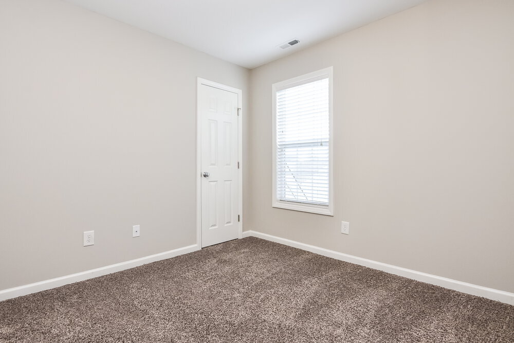 Building Photo - 564 Hay River St