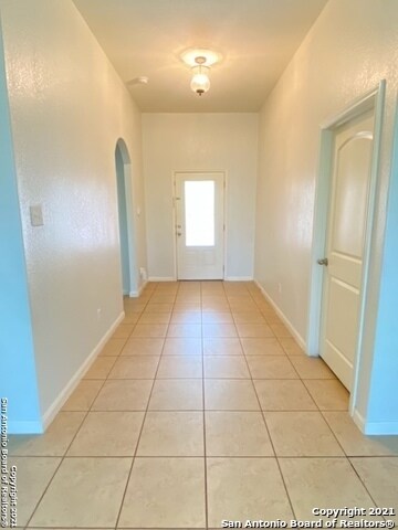 Building Photo - 7810 Creekshore Cove