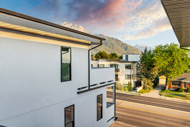 Building Photo - Shred Ready Homes