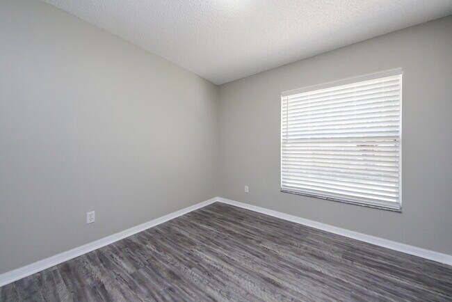 Building Photo - 11530 Foxglove Dr