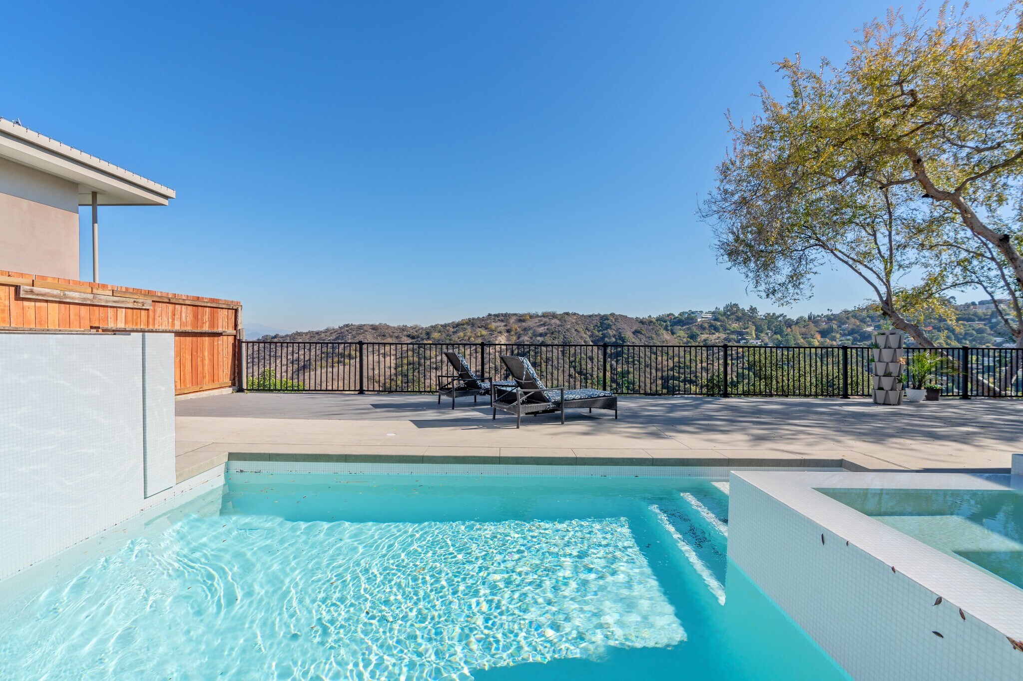 Building Photo - 3632 Beverly Ridge Dr