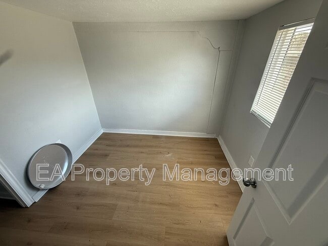 Building Photo - 706 La Poblana Rd NW