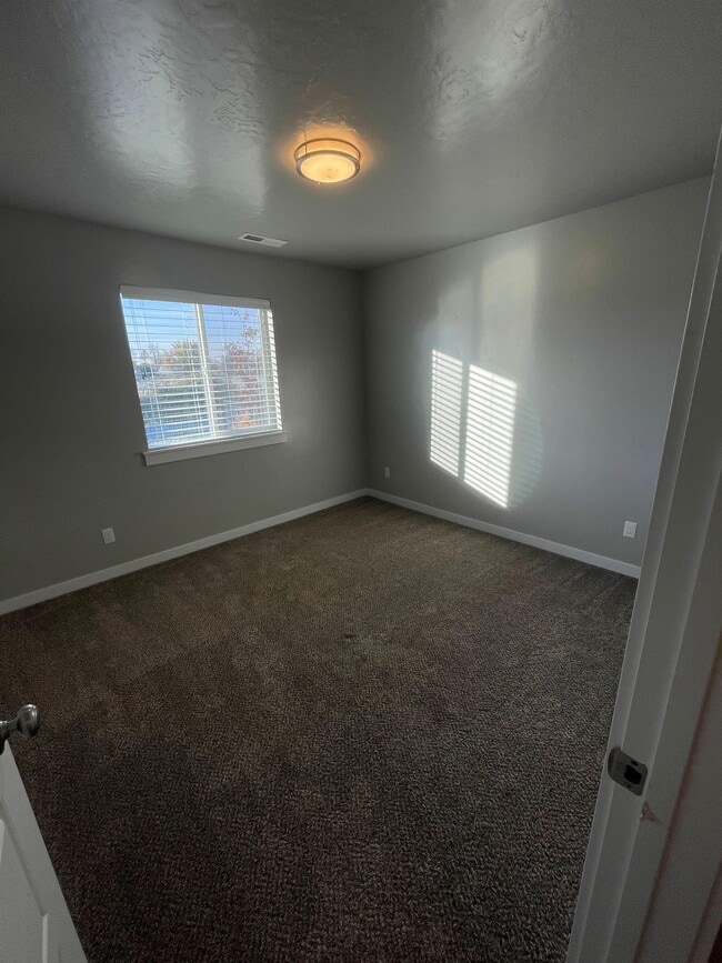 Building Photo - 4225 W Spring House Dr