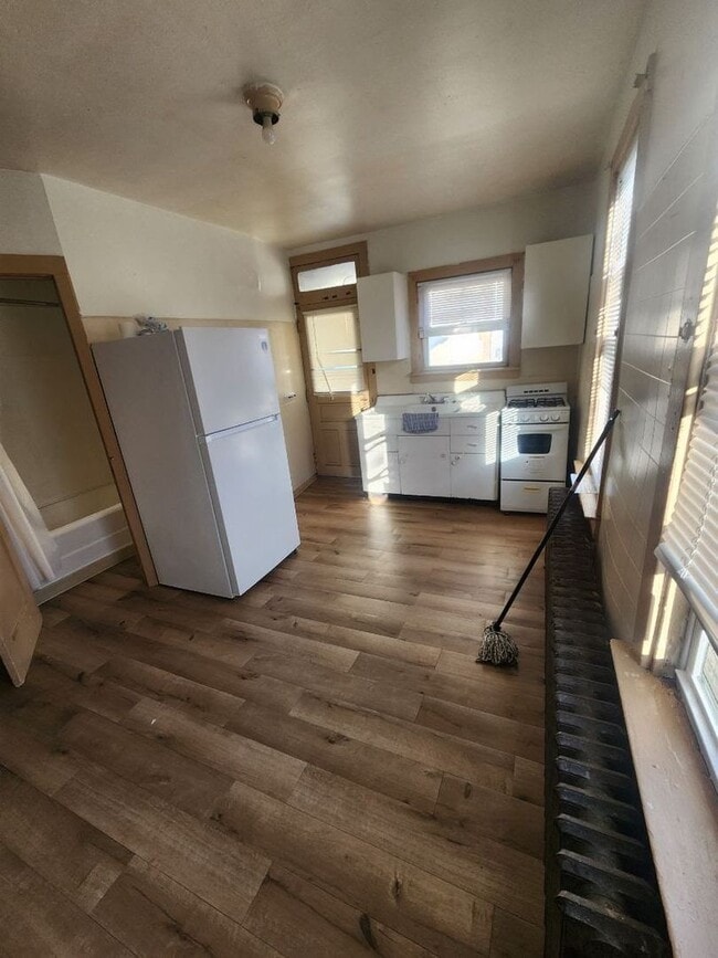 Building Photo - 217 S 8th St