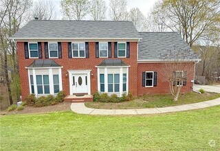 Building Photo - 2845 Stratfield Ct