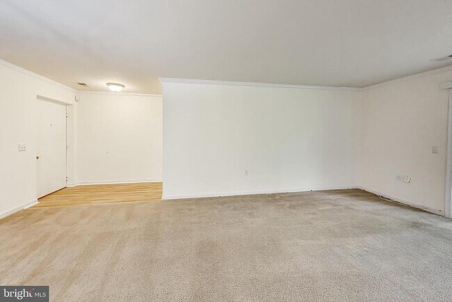 Building Photo - 18310 Streamside Dr