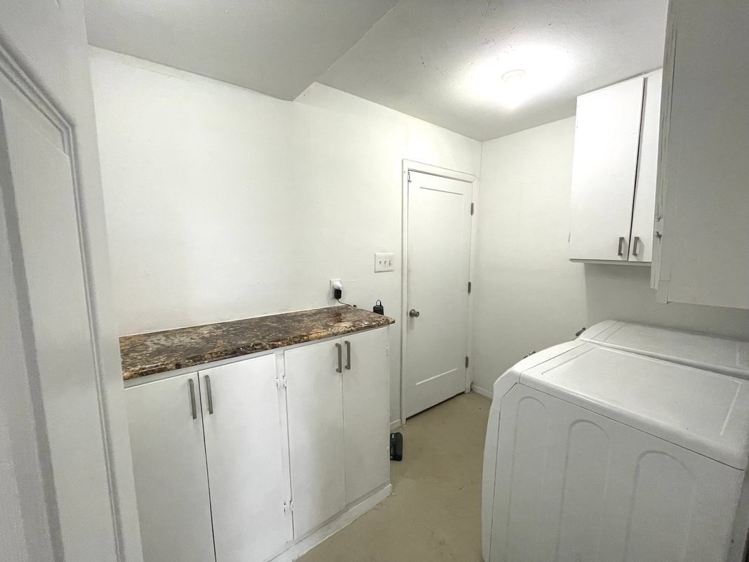 Building Photo - 709 Blue Grass Dr