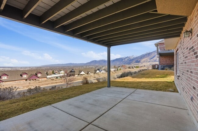 Building Photo - 3 Bedroom Draper Home