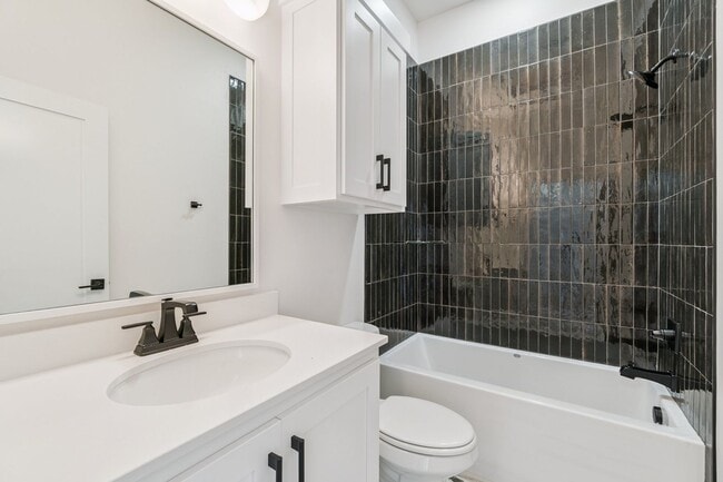 Building Photo - Minimalist Magic: 2-Bed Apartment Over Selah’s Creative District