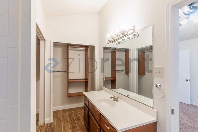 Building Photo - 12900 Widge Dr