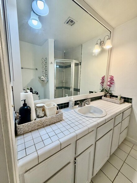 Building Photo - 6918 Coley Ave