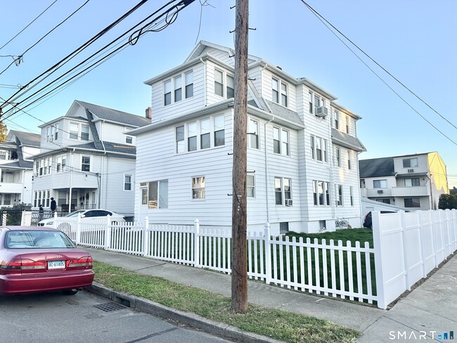 Building Photo - 67 Tremont Ave