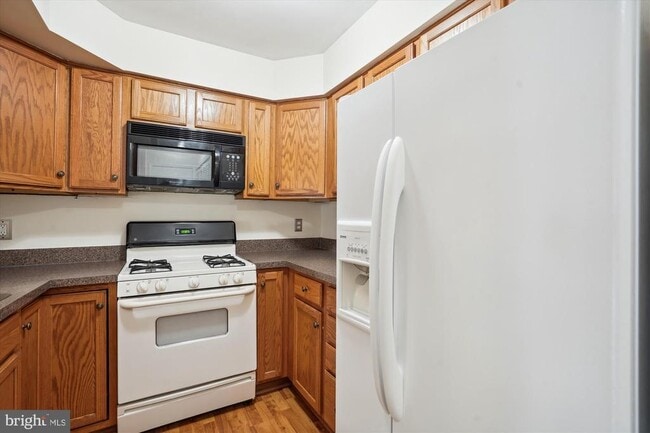 Building Photo - 6084 Netherton St