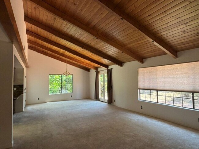 Building Photo - Three Bedroom Single Family Home