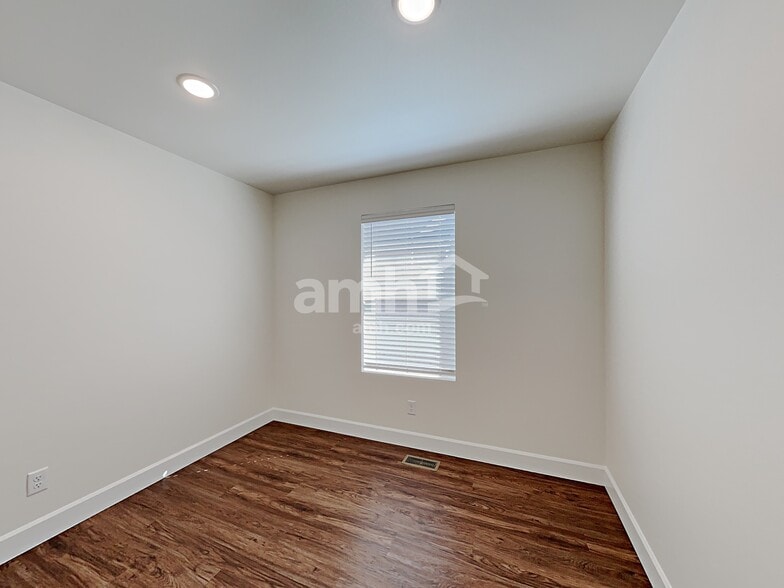 Building Photo - 33072 Eagle Peak Ln