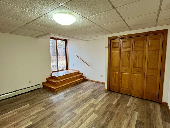 Building Photo - 2093 Creek Rd