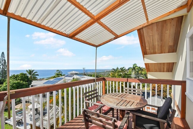 Building Photo - Kona Oasis with Stunning Ocean Views