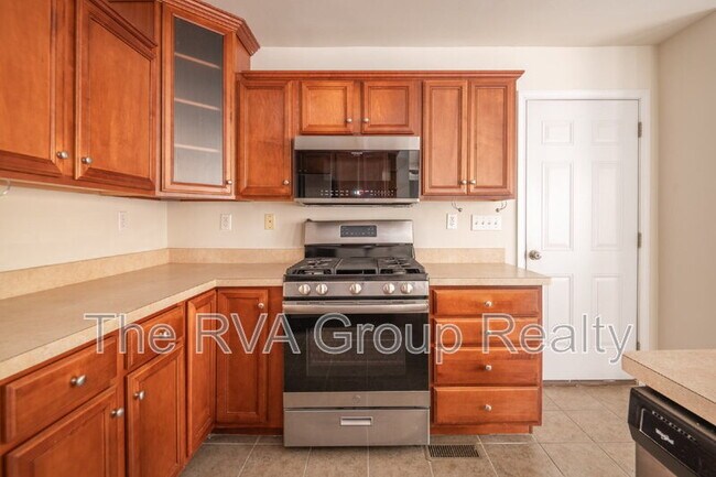 Building Photo - 79 River Run Ln